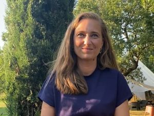 Charlotte témoigne de son vécu lors du séminaire du Jeu de l'émergence